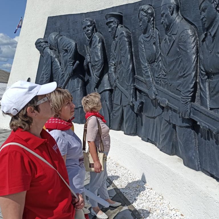Строителям Сурского рубежа